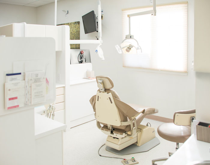 Dentist in 01089